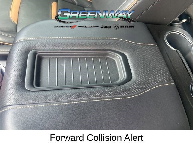 Used 2022 GMC Yukon XL AT4 AWD/4WD image 19