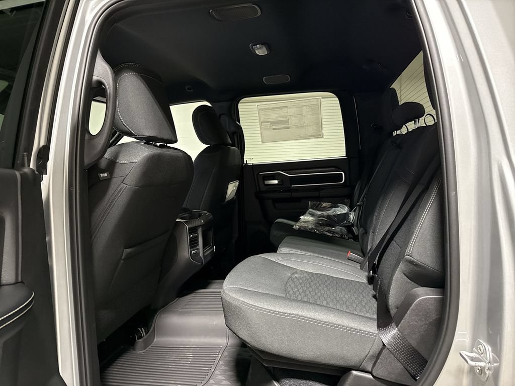 New 2026 RAM 3500 Big Horn AWD/4WD image 23