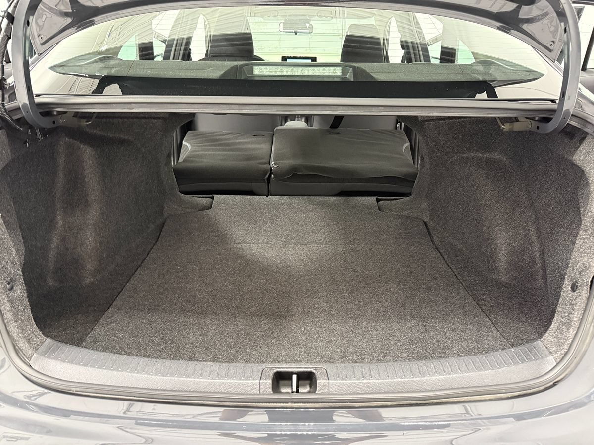 Used 2025 Toyota Corolla LE FWD image 21