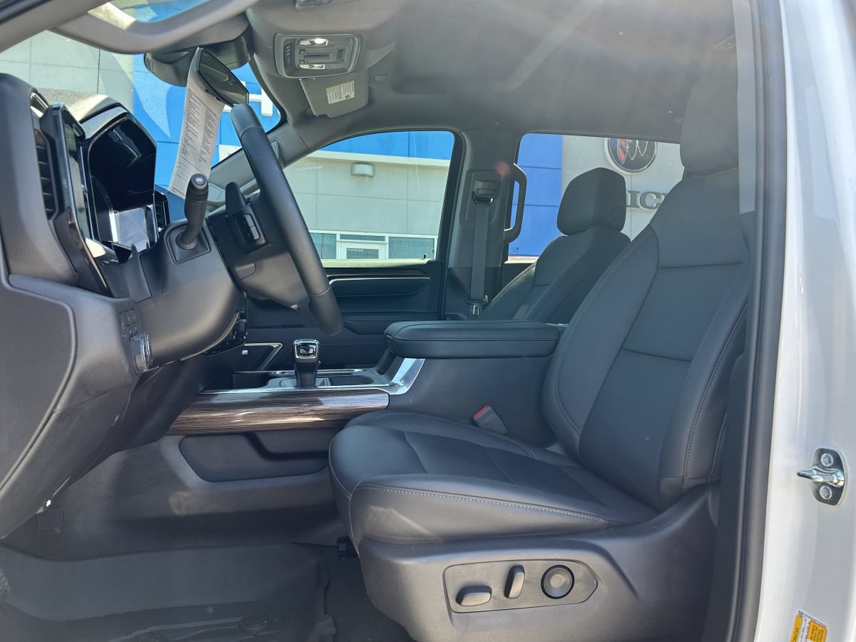 Used 2026 Chevrolet Silverado 1500 RST w/ Redline Edition AWD/4WD image 11