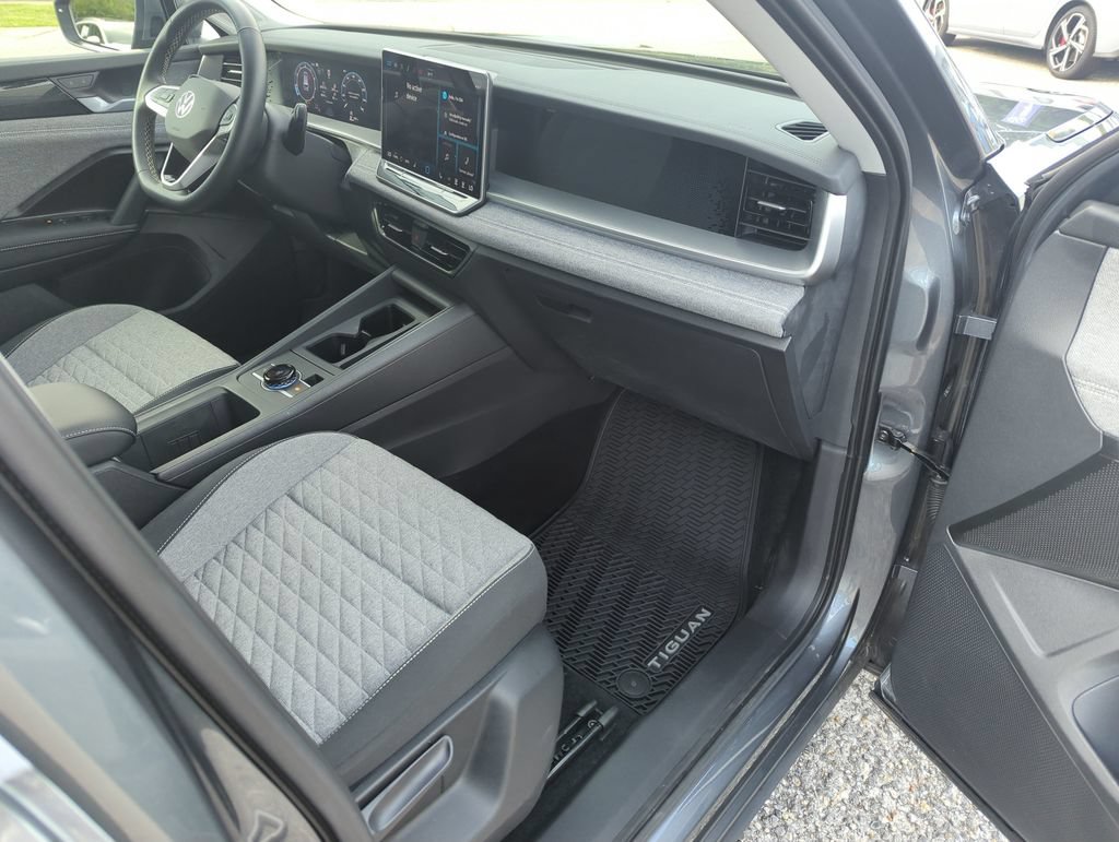 Used 2026 Volkswagen Tiguan S FWD image 33