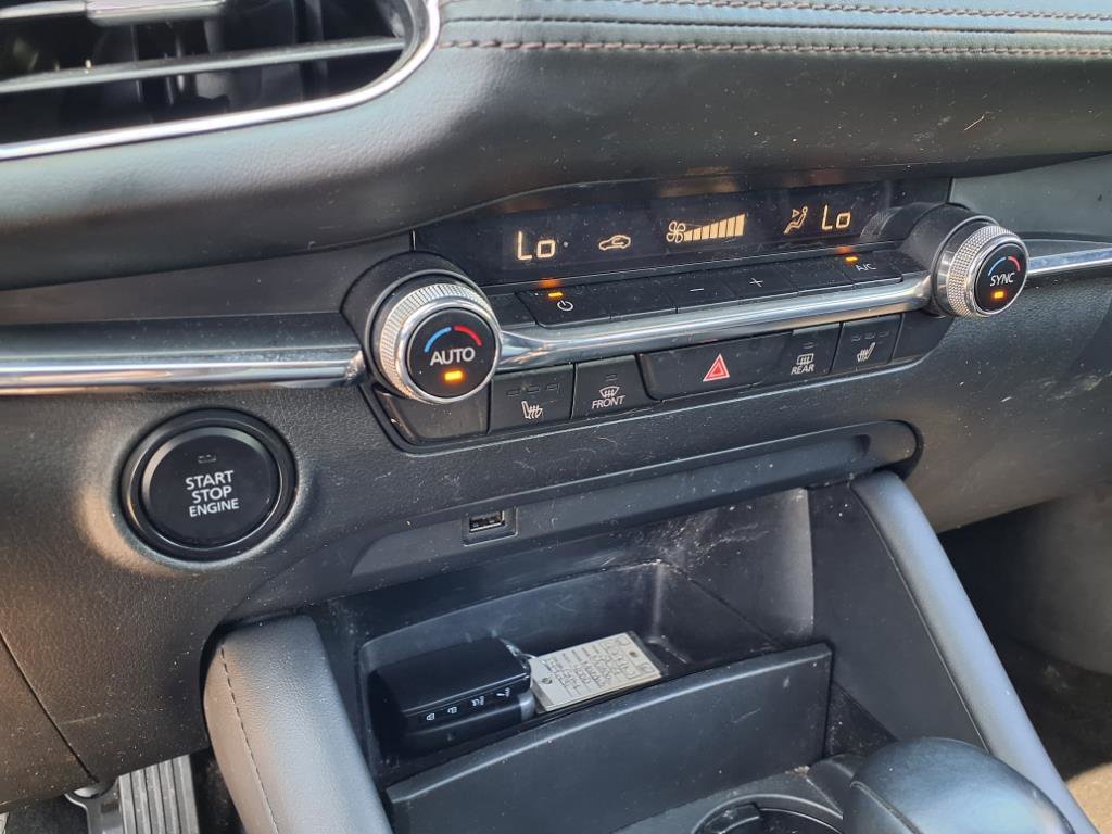 Used 2019 MAZDA MAZDA3 Hatchback w/ Premium Package image 26