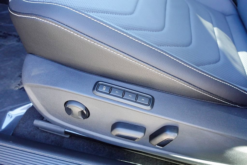 New 2025 Volkswagen Jetta SEL image 13