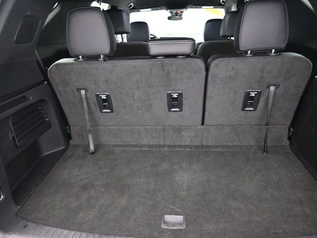 Used 2025 Chevrolet Traverse LT image 27