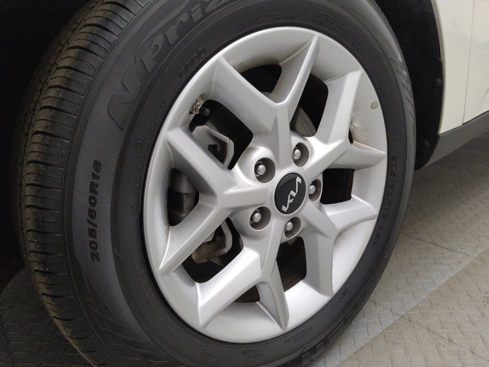 Used 2025 Kia Soul S FWD image 31