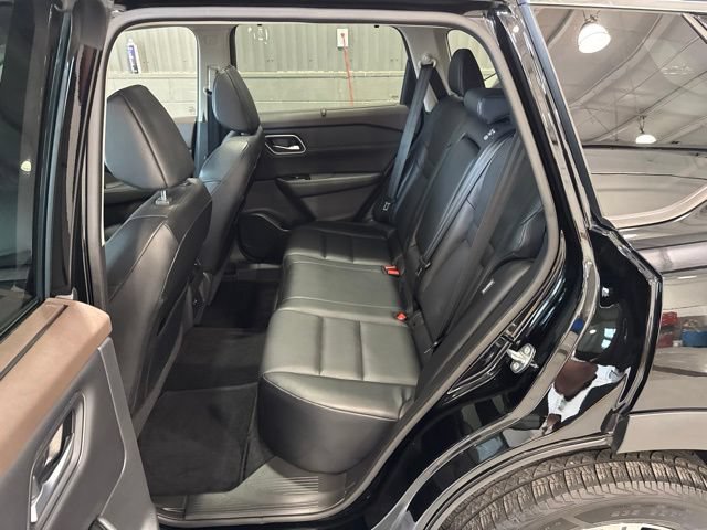 Used 2021 Nissan Rogue SV w/ Premium Package AWD/4WD image 12