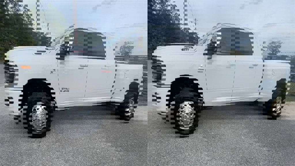 New 2026 RAM 3500 Laramie w/ Max Tow Package image 4