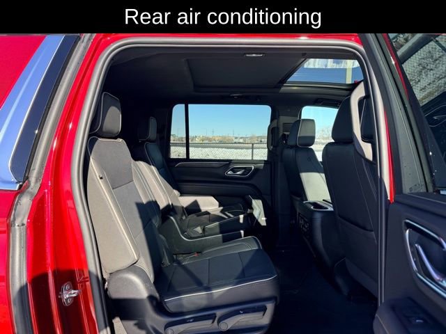 Used 2024 Chevrolet Suburban Premier image 10