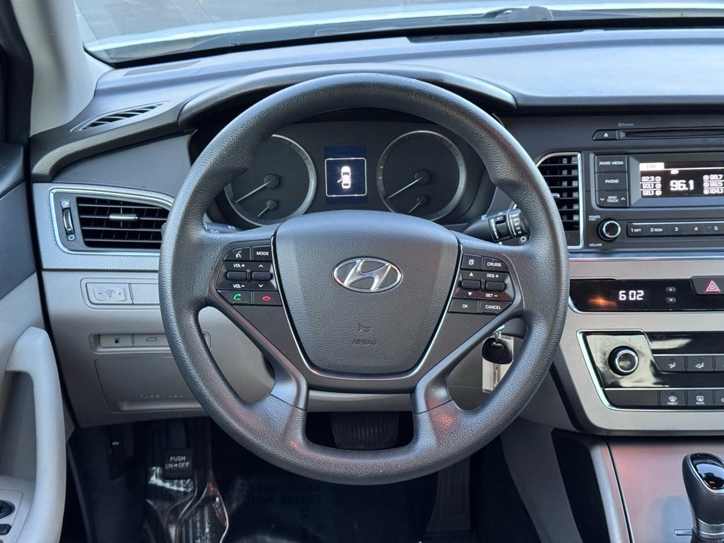 Used 2017 Hyundai Sonata SE image 6