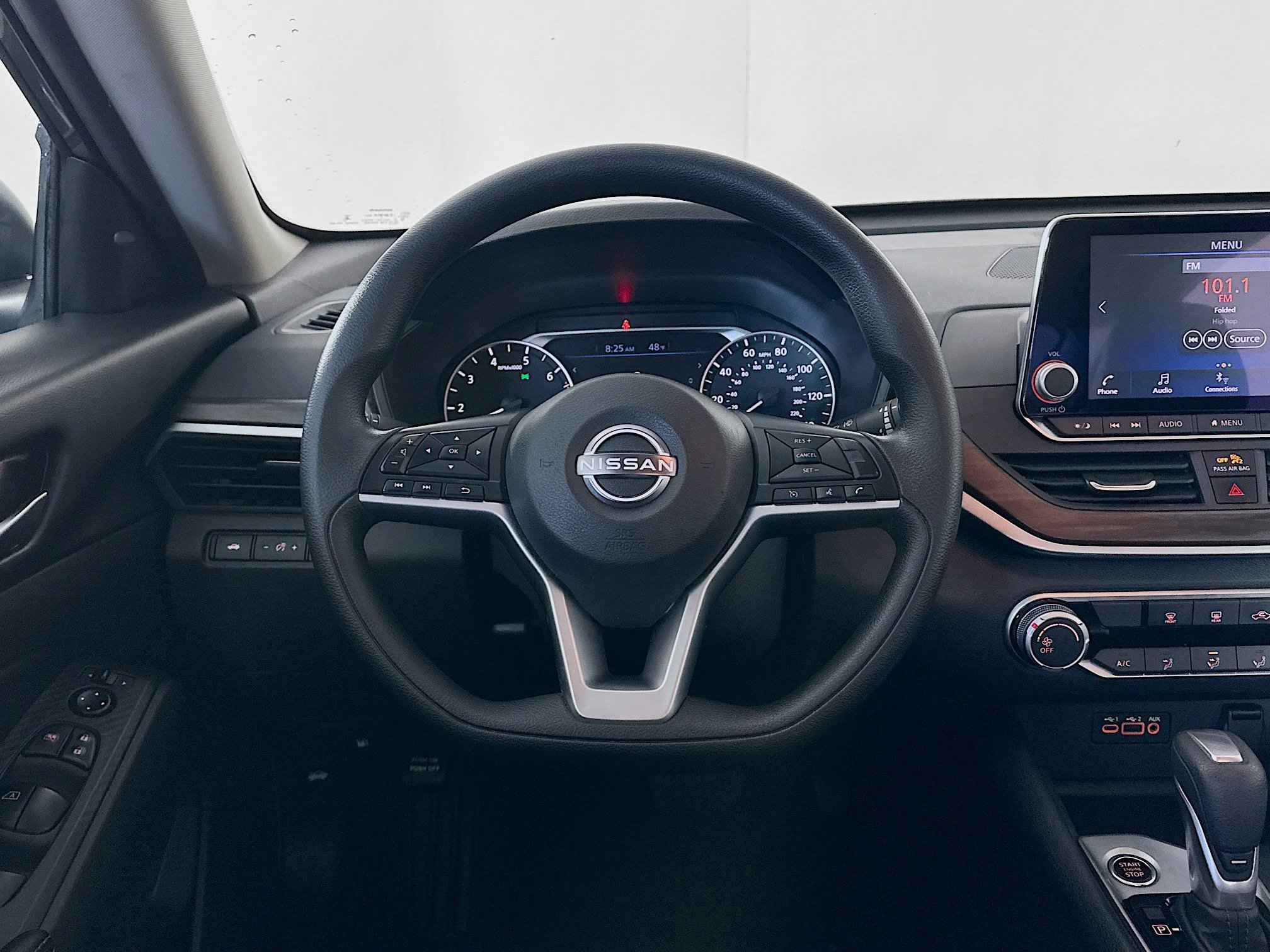 Used 2025 Nissan Altima 2.5 SV image 18