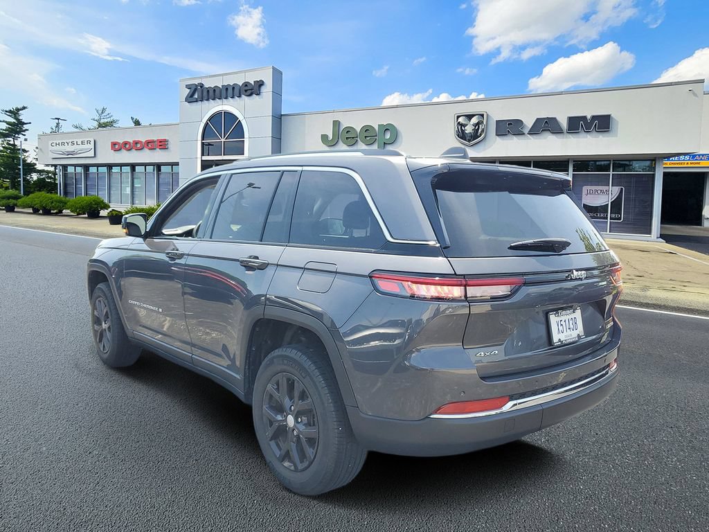Used 2023 Jeep Grand Cherokee Limited AWD/4WD image 3