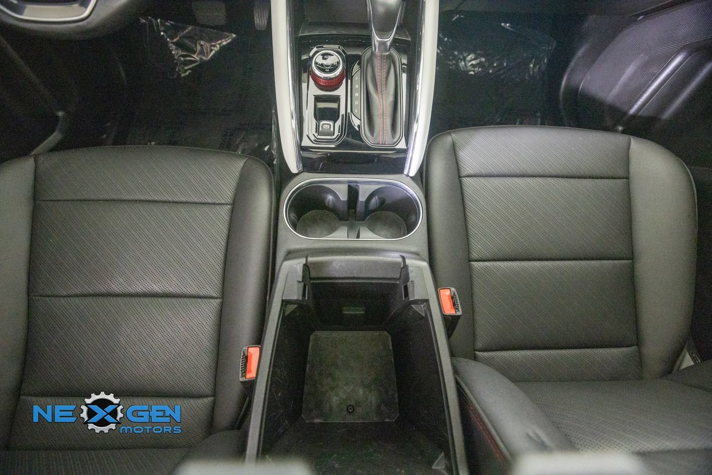 Used 2023 GMC Canyon AT4X AWD/4WD image 4