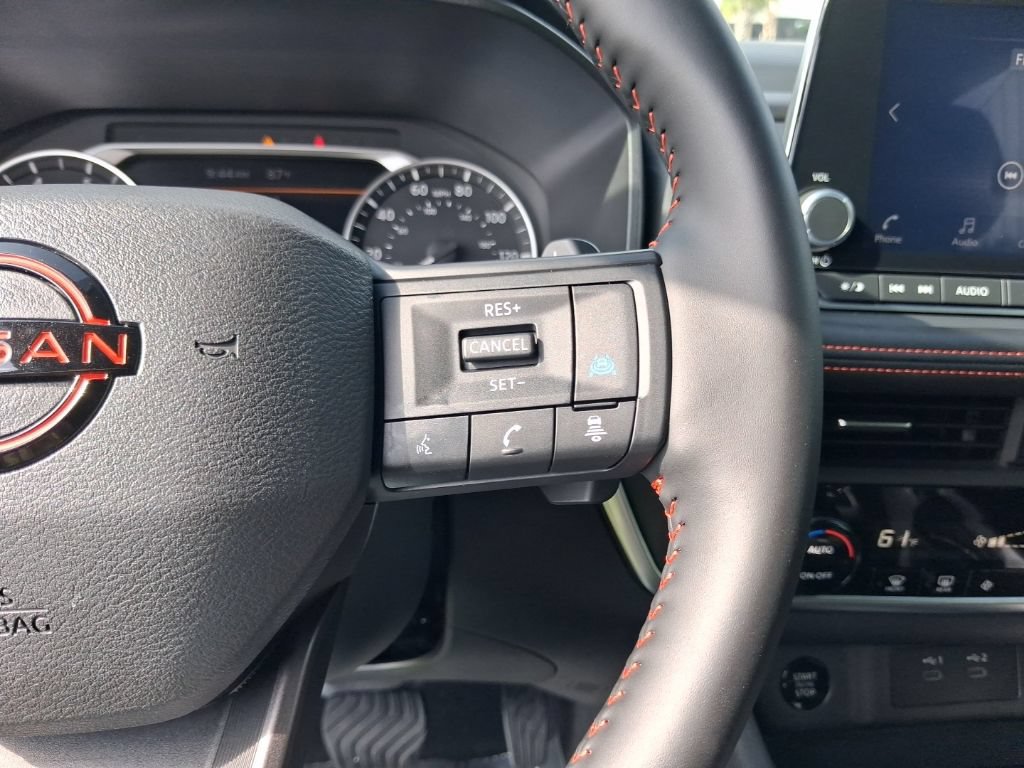 Used 2025 Nissan Rogue SV AWD/4WD image 19