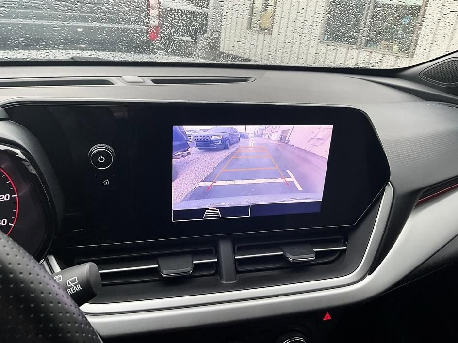 Used 2024 Chevrolet Trax RS image 19