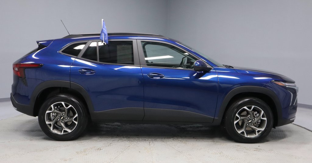 Used 2024 Chevrolet Trax LT image 11