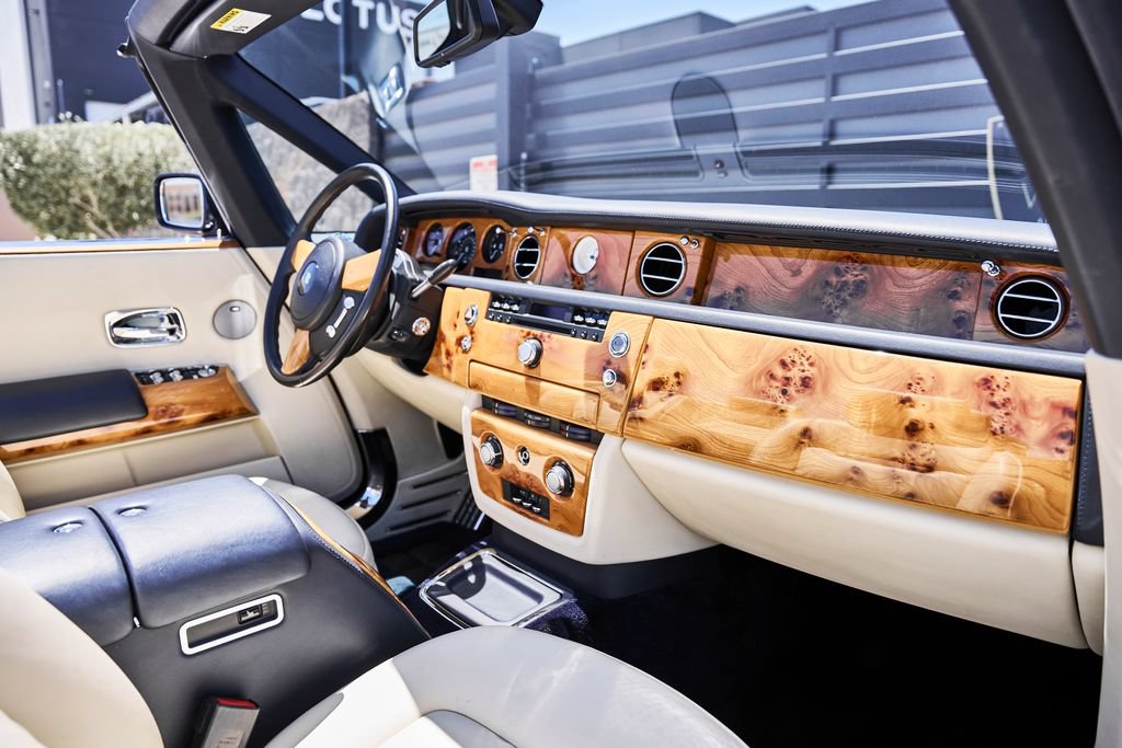 Used 2009 Rolls-Royce Phantom Drophead Coupe RWD image 39