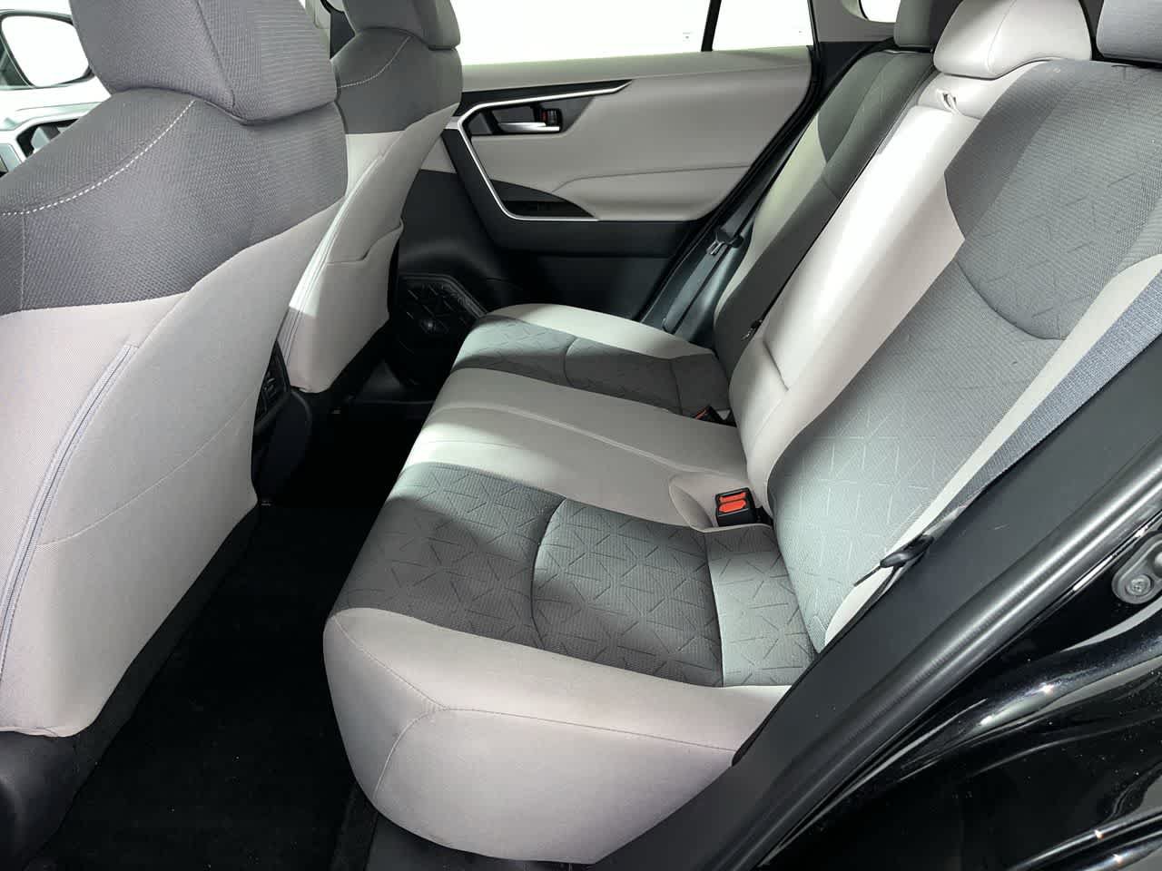Used 2025 Toyota RAV4 XLE FWD image 26