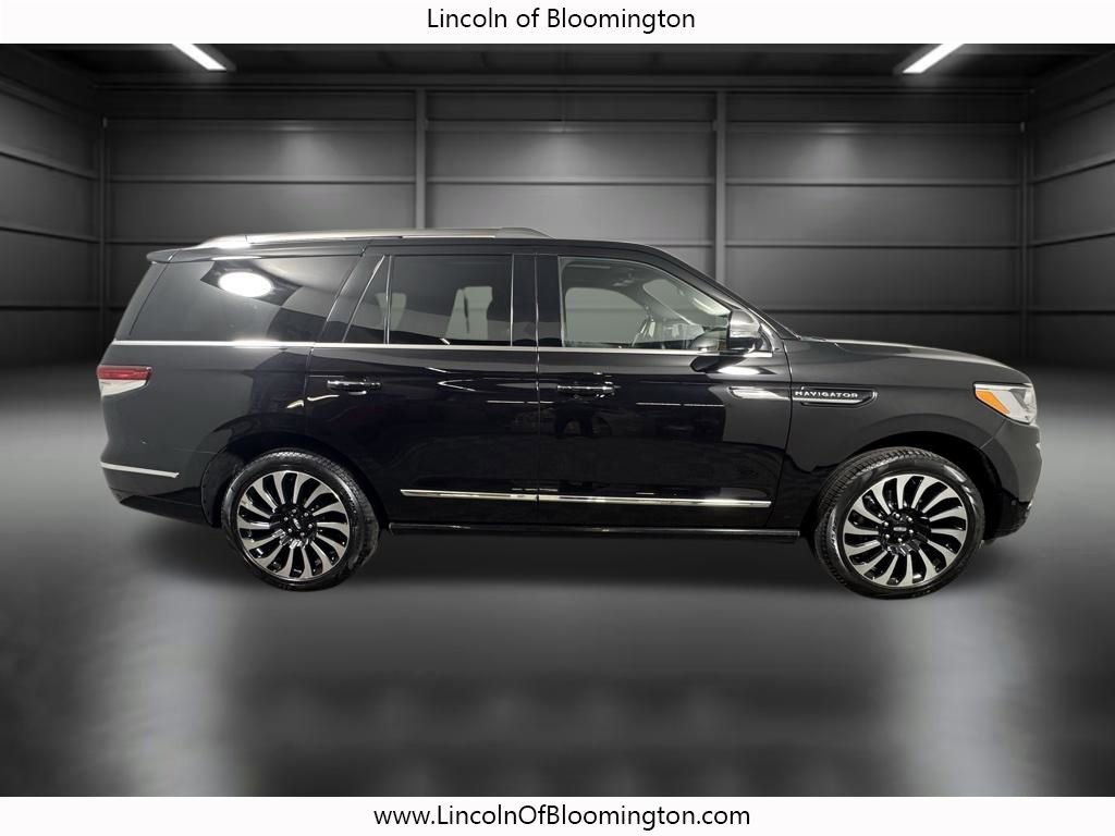 Used 2023 Lincoln Navigator Black Label AWD/4WD image 7