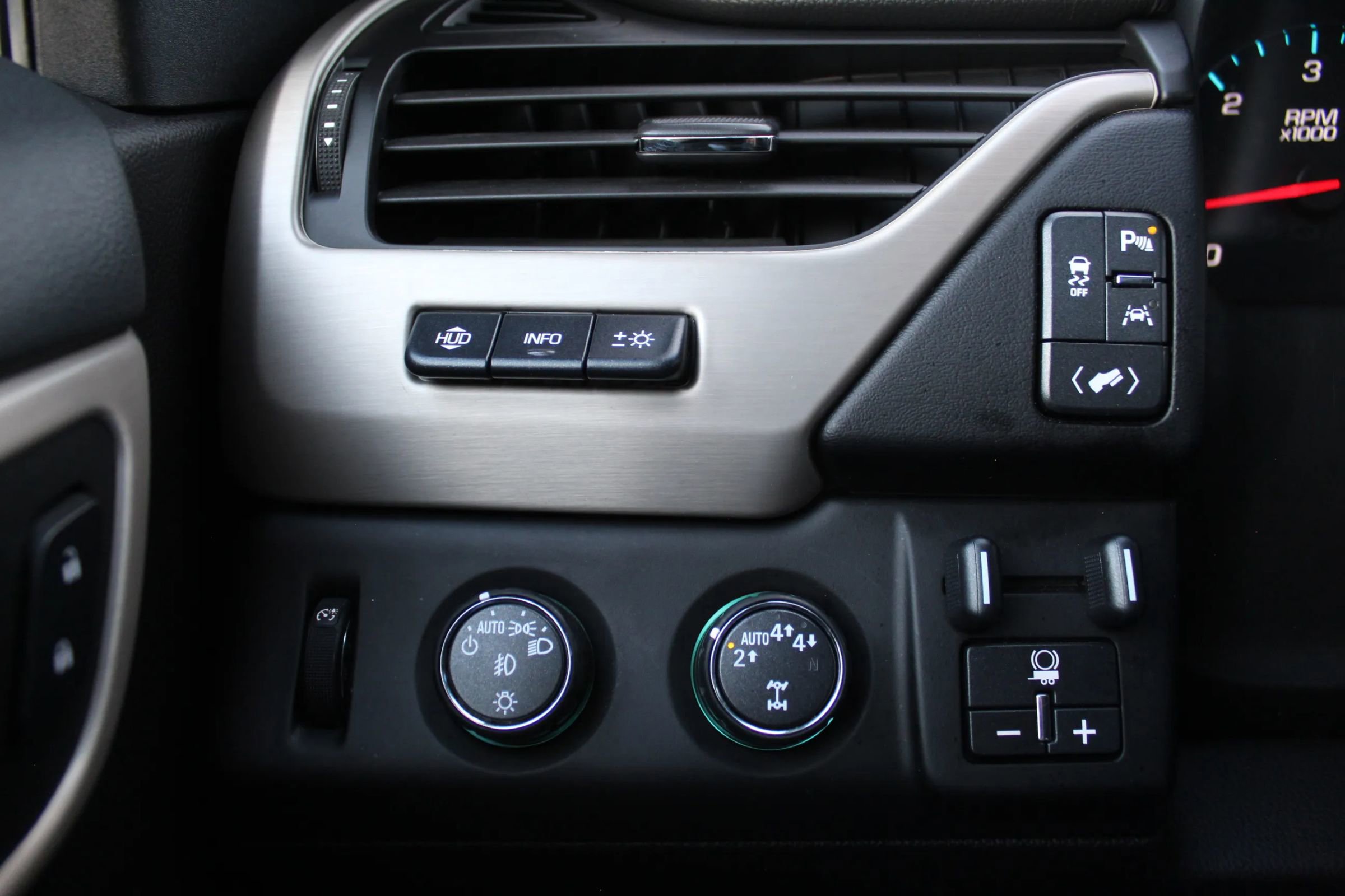 Used 2017 GMC Yukon Denali w/ Open Road Package image 22