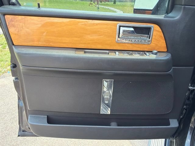 Used 2011 Lincoln Navigator 4WD w/ 101A Rapid Spec Order Code image 25