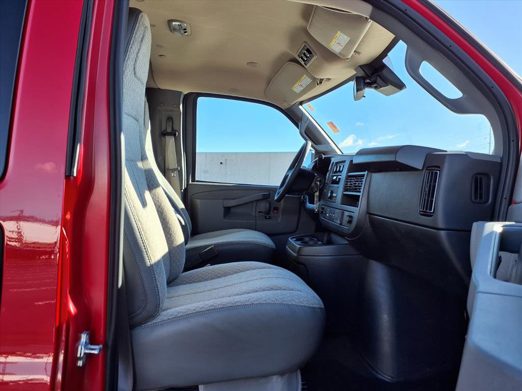 Used 2025 Chevrolet Express 3500 LT w/ LT Preferred Equipment Group RWD image 20