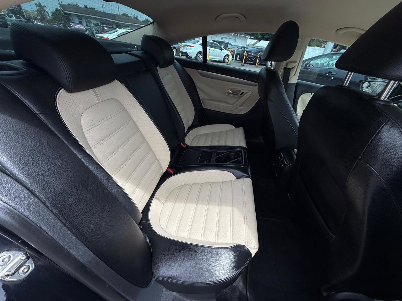 Used 2011 Volkswagen CC R-Line FWD image 9