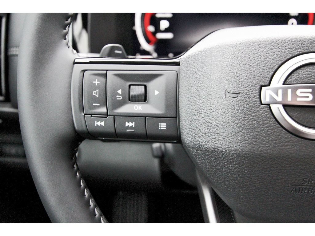 New 2026 Nissan Pathfinder Platinum FWD image 16