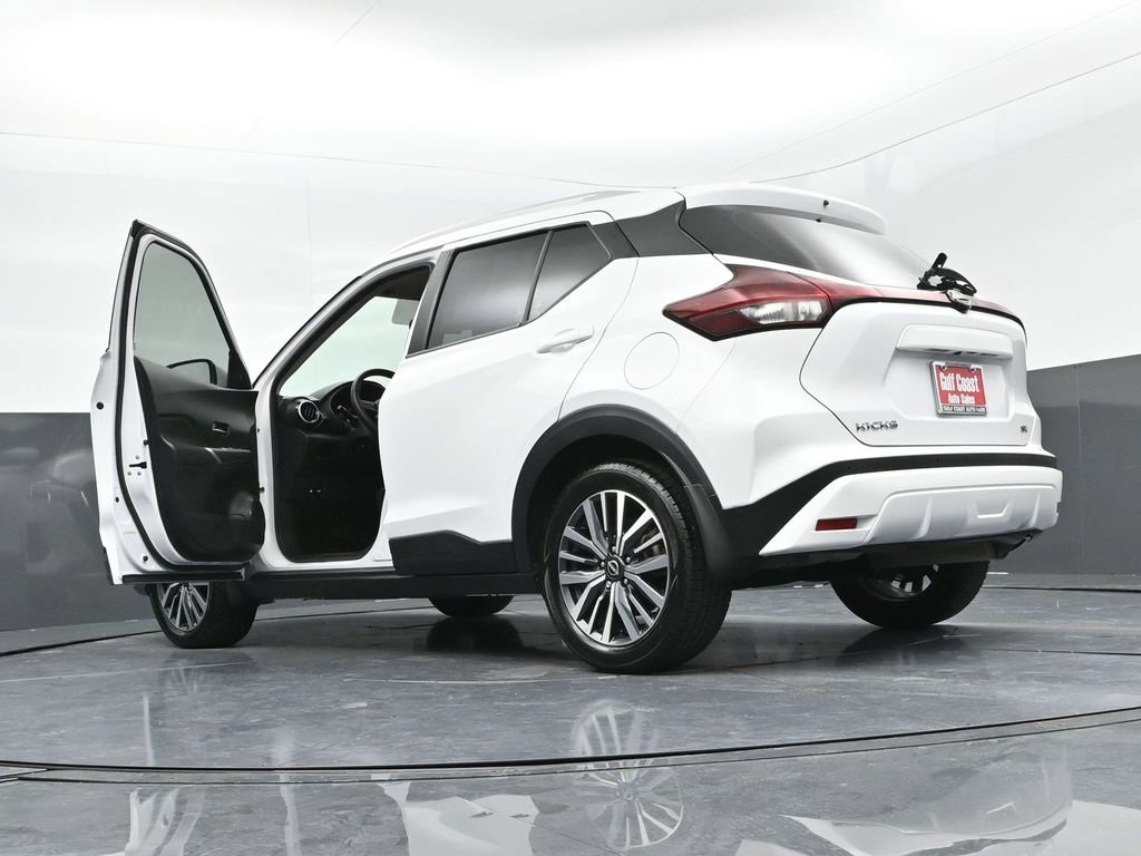 Used 2022 Nissan Kicks SV image 33