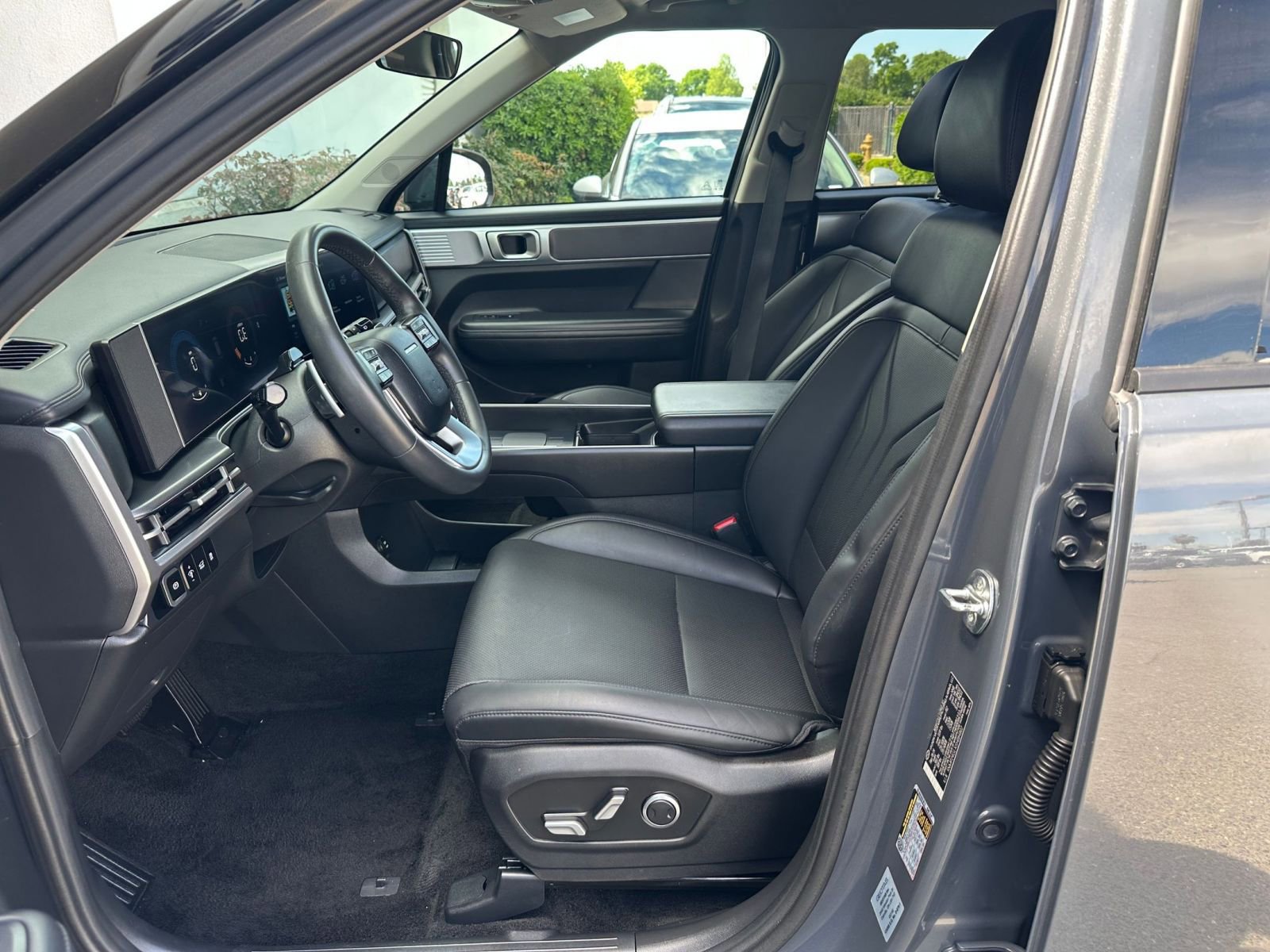 Used 2025 Hyundai Santa Fe SEL image 28