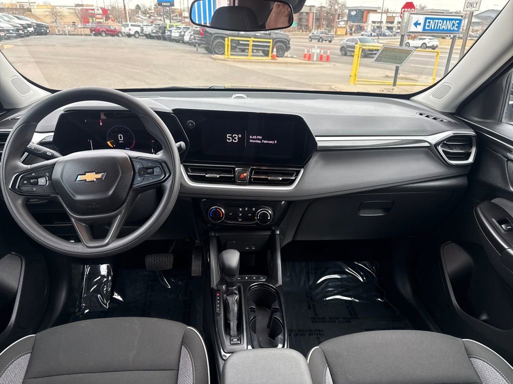 Used 2025 Chevrolet TrailBlazer LT w/ Driver Confidence Package image 12