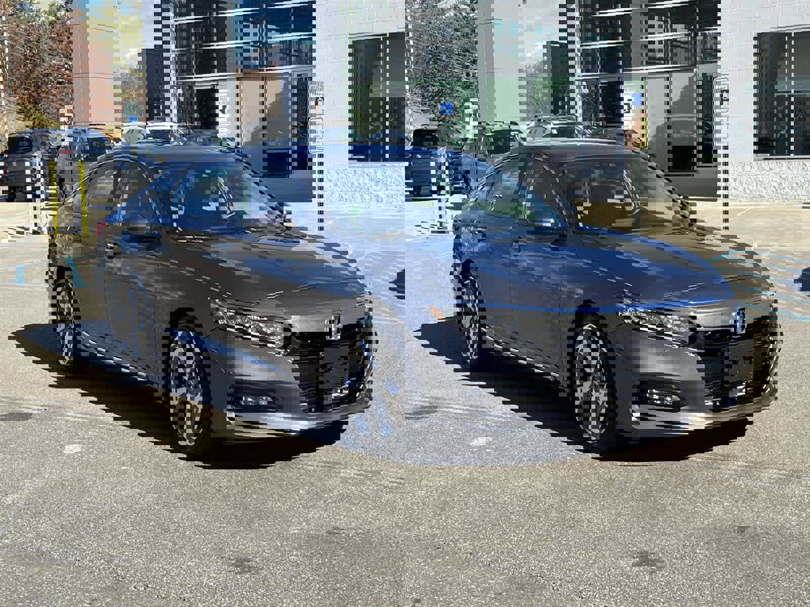 Used 2018 Honda Accord Touring image 7