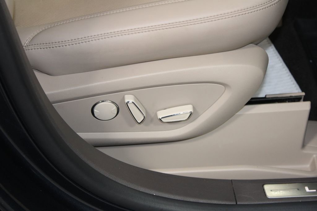 Used 2023 Lincoln Nautilus Reserve image 27