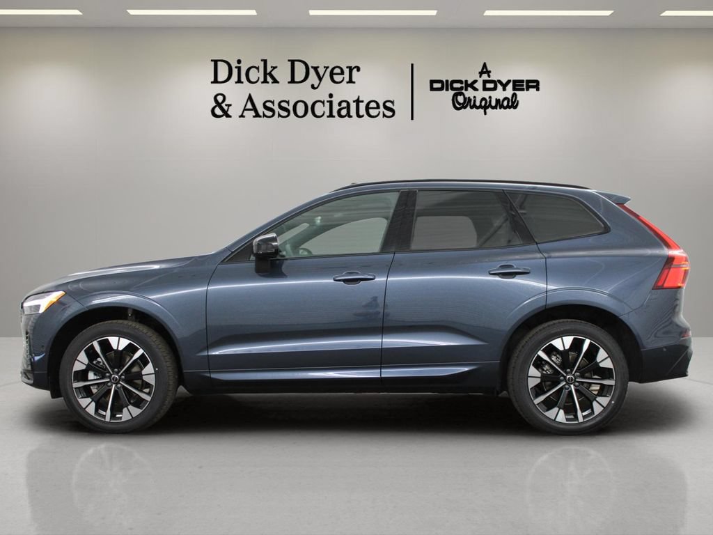 New 2026 Volvo XC60 B5 Plus w/ Protection Package Premier AWD/4WD image 15