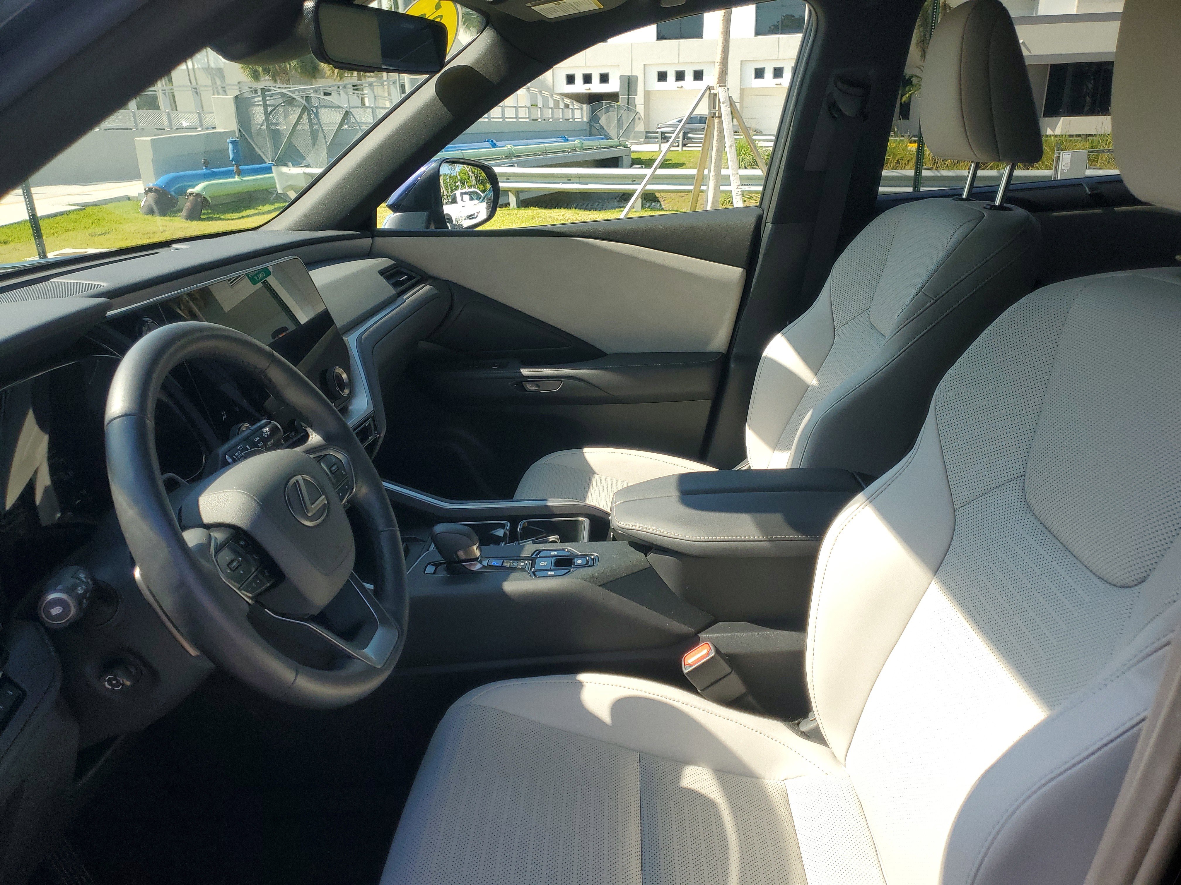 Used 2025 Lexus TX 350 FWD w/ Technology Package image 16