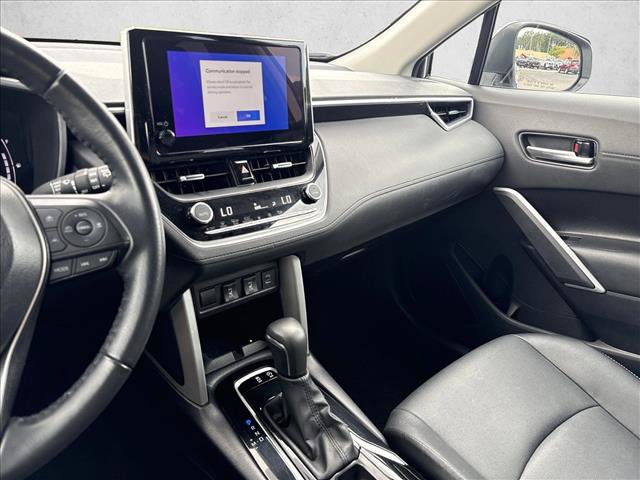 Certified 2025 Toyota Corolla Cross XLE FWD image 17