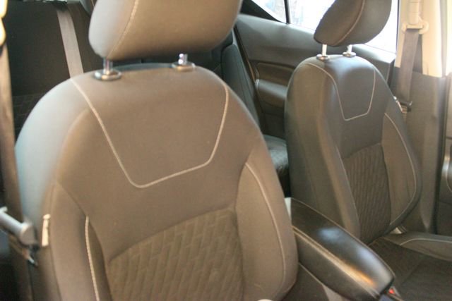 Used 2021 Nissan Kicks SV FWD image 11
