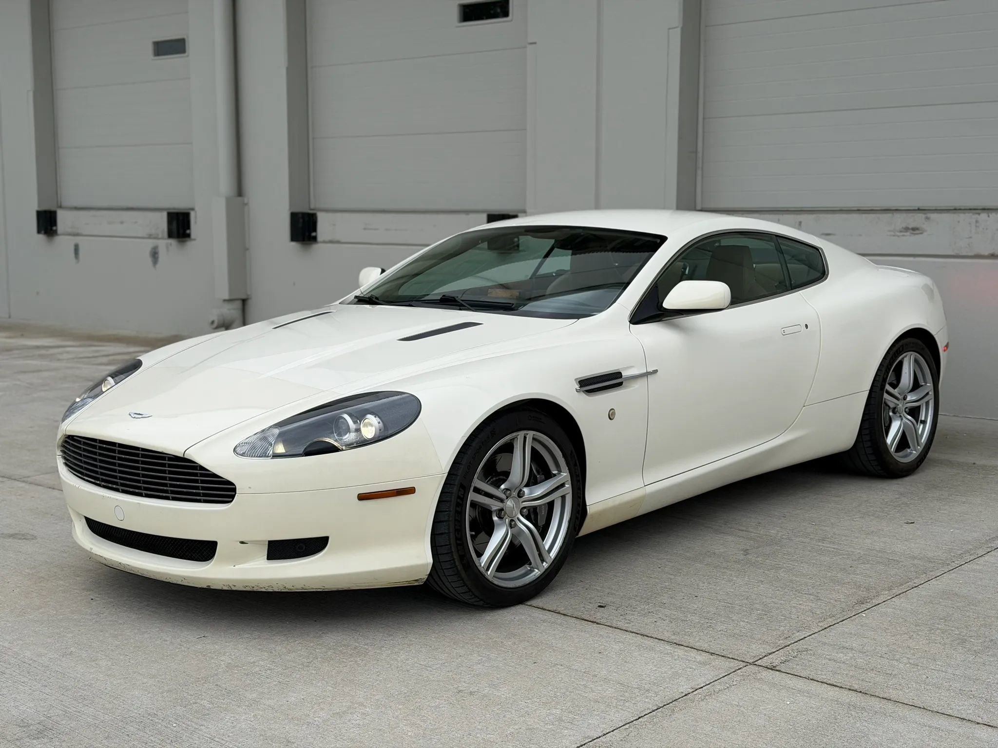 Used 2007 Aston Martin DB9 Coupe RWD image 2