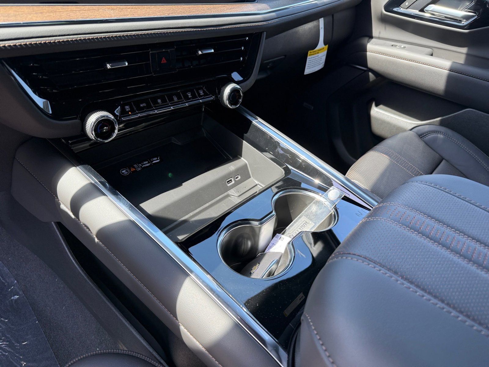New 2026 Chevrolet Tahoe High Country AWD/4WD image 13