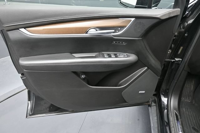 Used 2019 Cadillac XT5 Platinum AWD/4WD image 9
