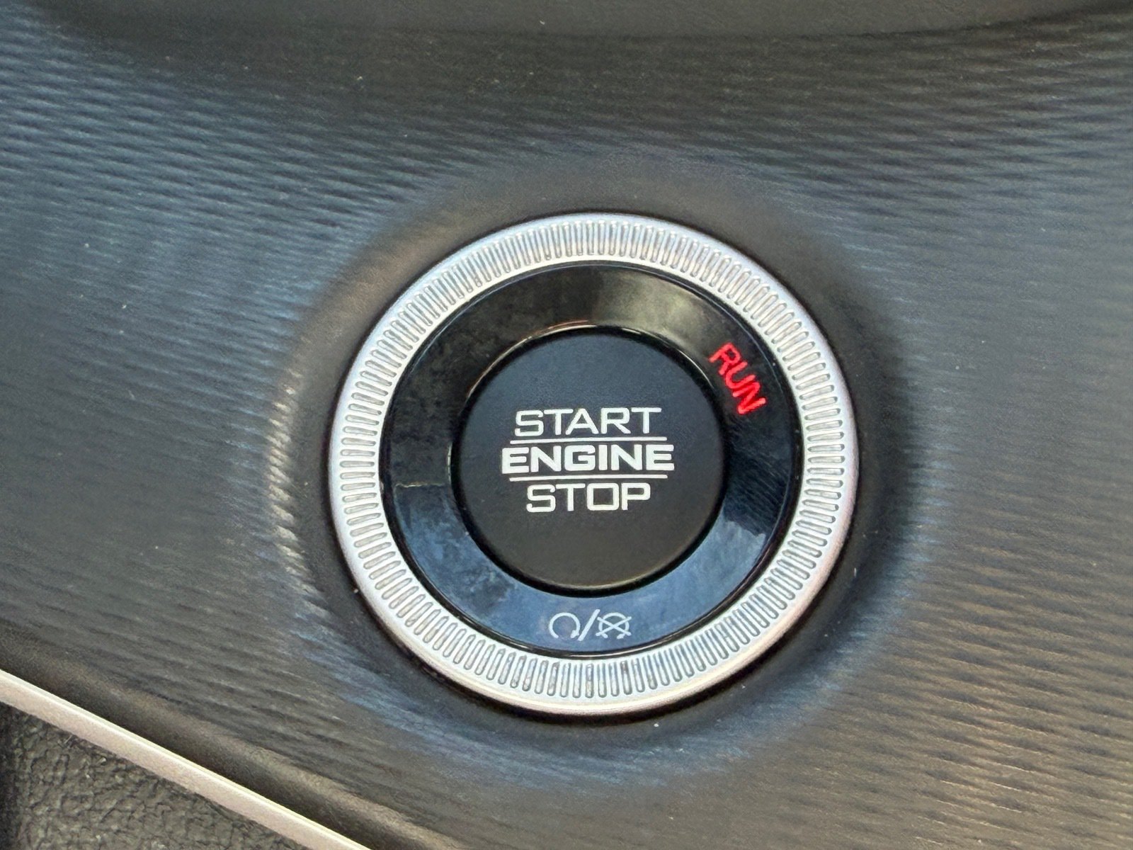 Used 2023 Jeep Grand Cherokee L Laredo RWD image 32