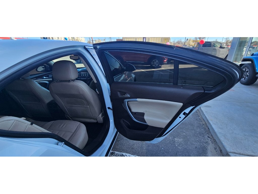 Used 2017 Buick Regal AWD image 11