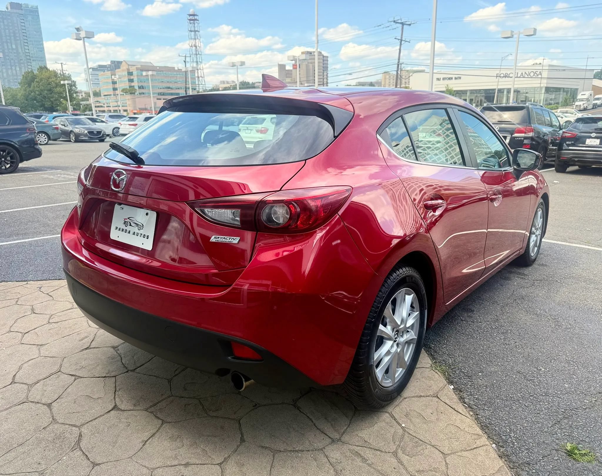 Used 2016 MAZDA MAZDA3 i Touring w/ Popular Equipment Package FWD image 7