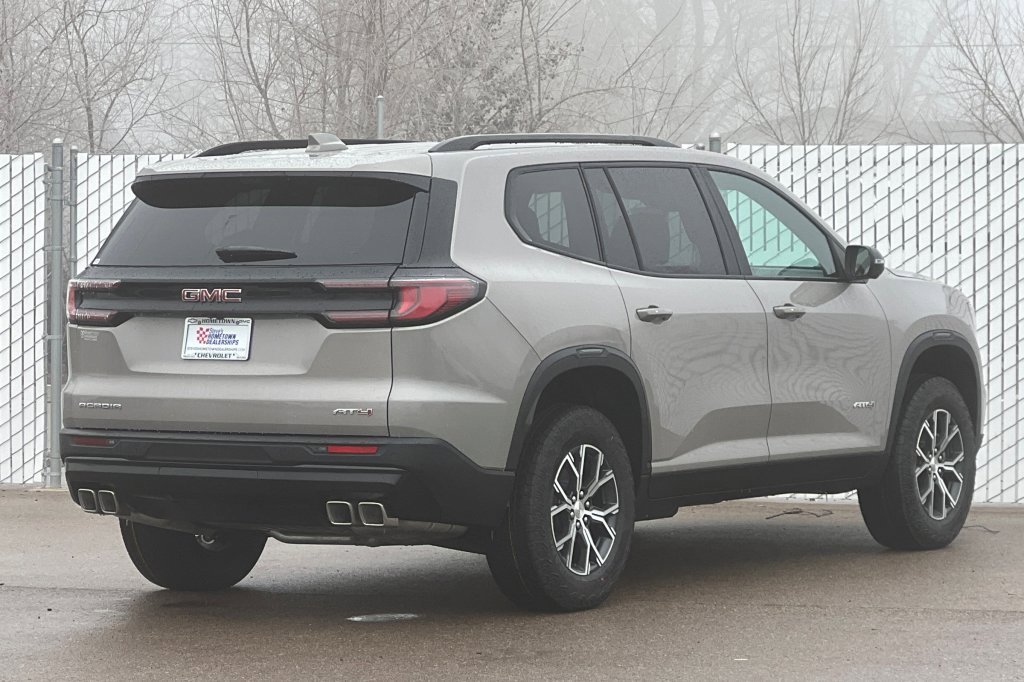 New 2026 GMC Acadia AT4 w/ Luxury Package image 4