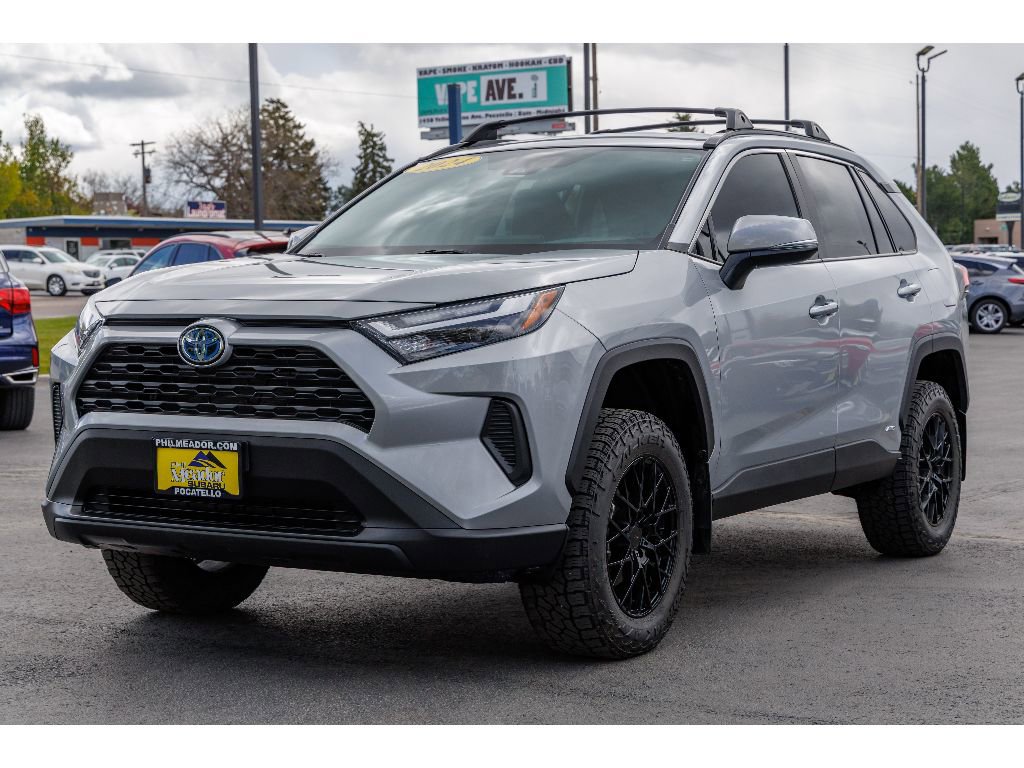 Used 2024 Toyota RAV4 LE AWD/4WD image 7