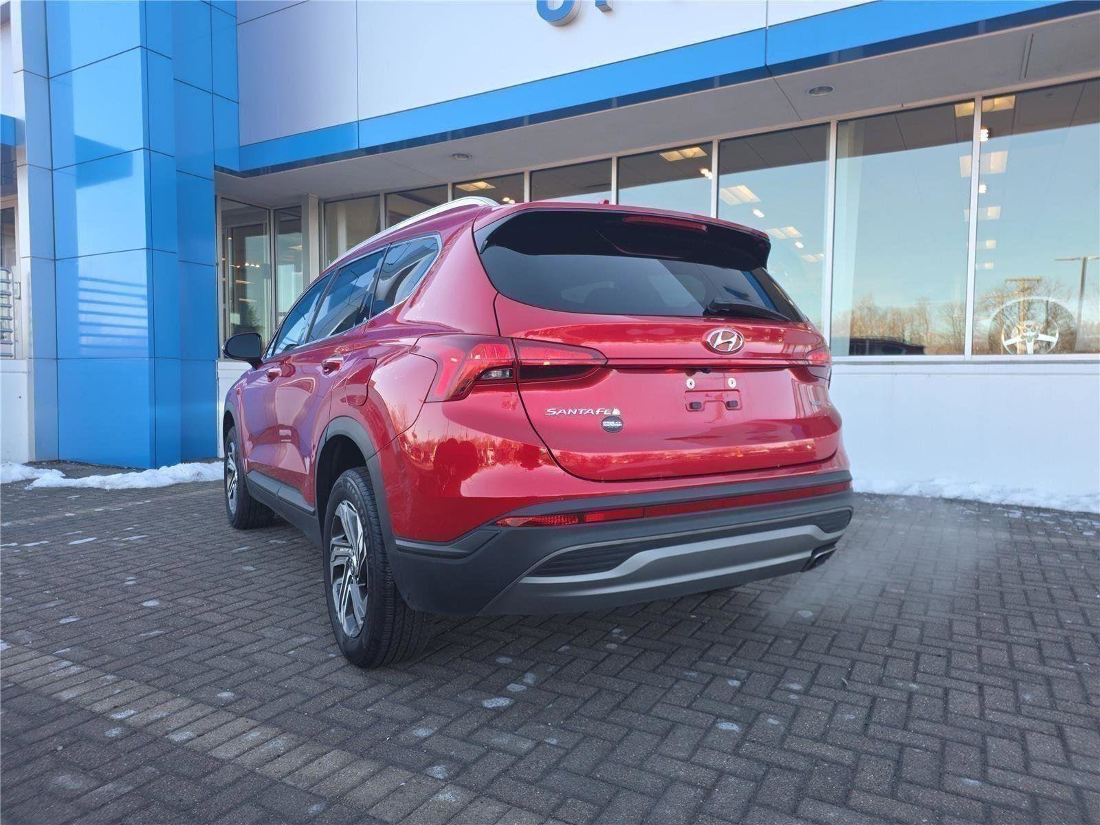 Used 2023 Hyundai Santa Fe SEL AWD/4WD image 3