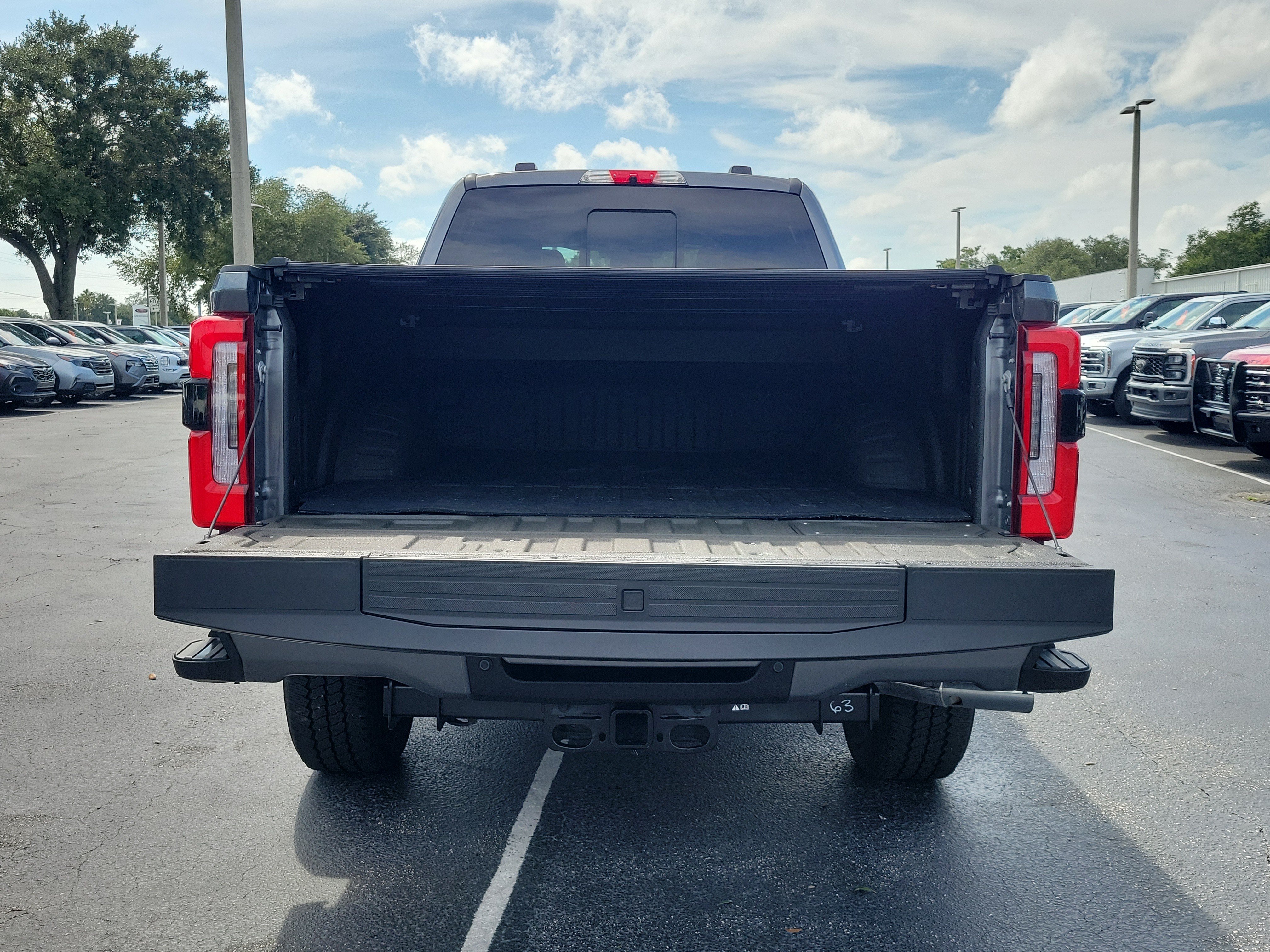 Used 2025 Ford F350 Platinum w/ FX4 Off-Road Package AWD/4WD image 9