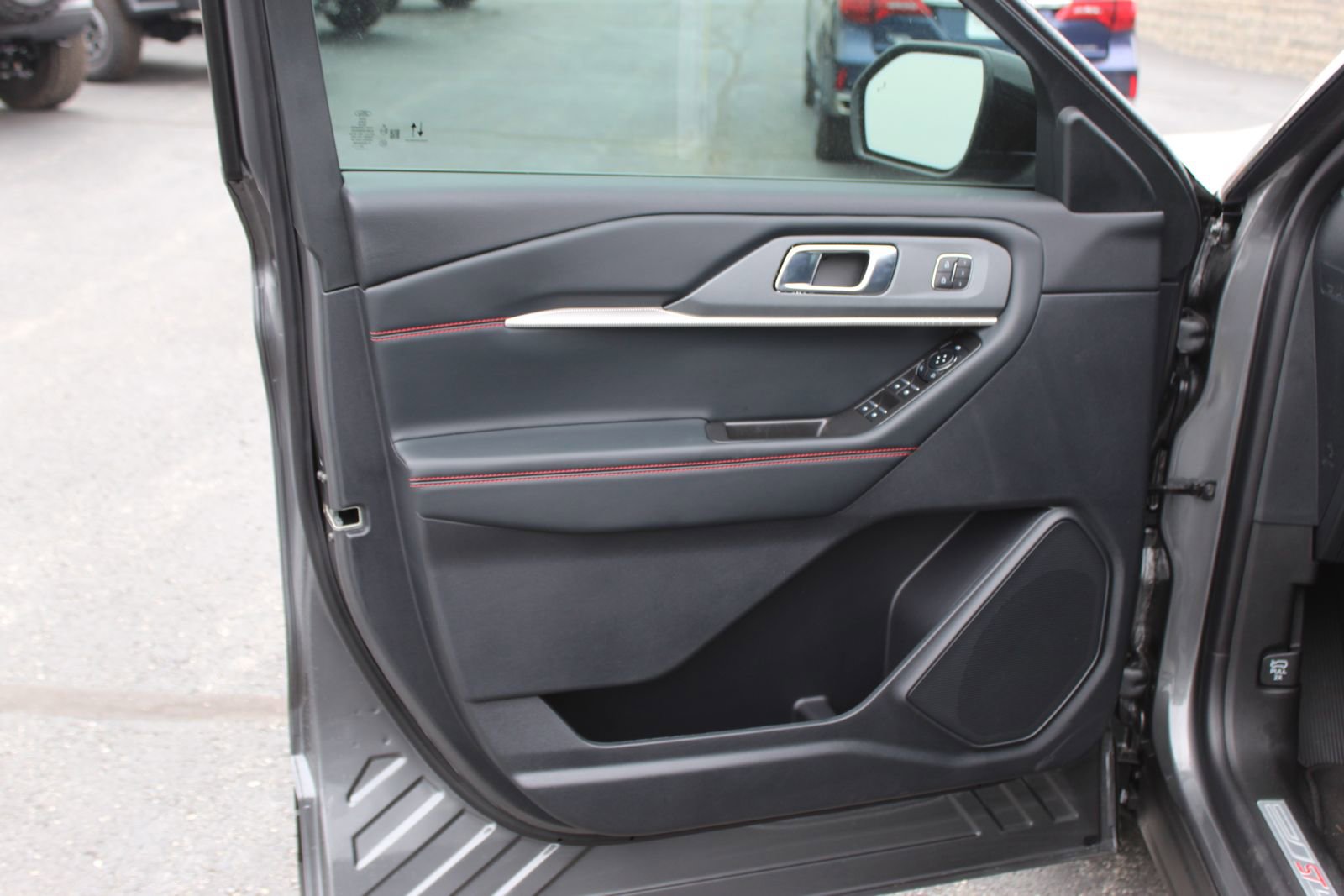 New 2026 Ford Explorer ST-Line w/ ST-Line Street Pack image 22