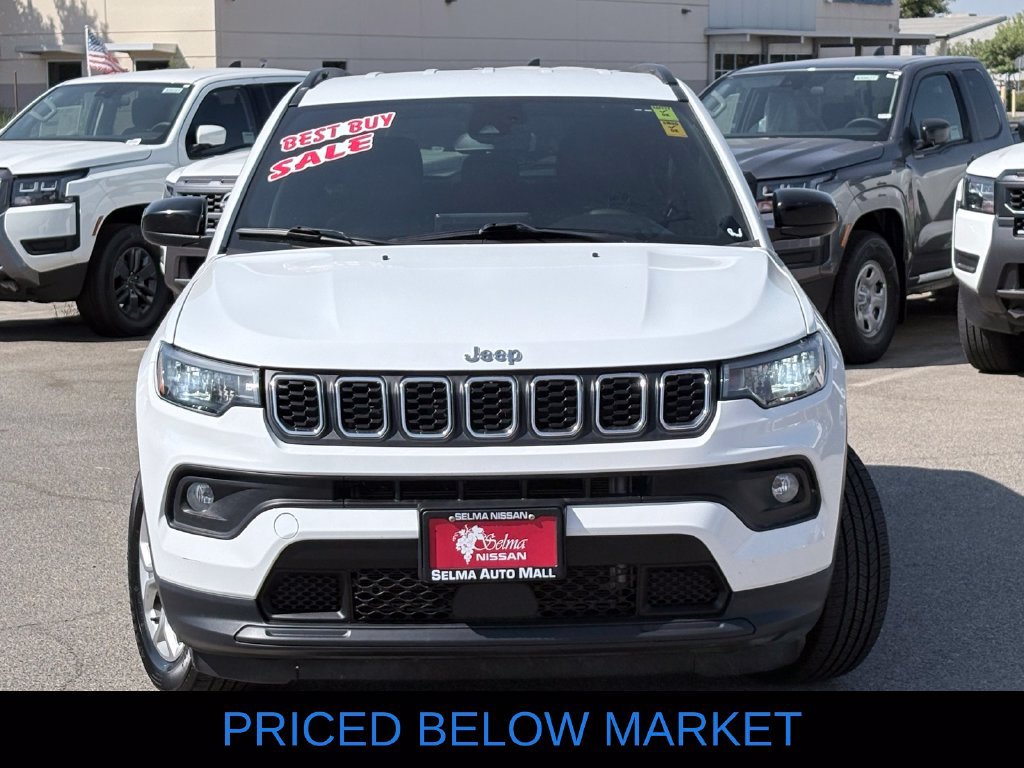 Used 2024 Jeep Compass Latitude AWD/4WD image 3