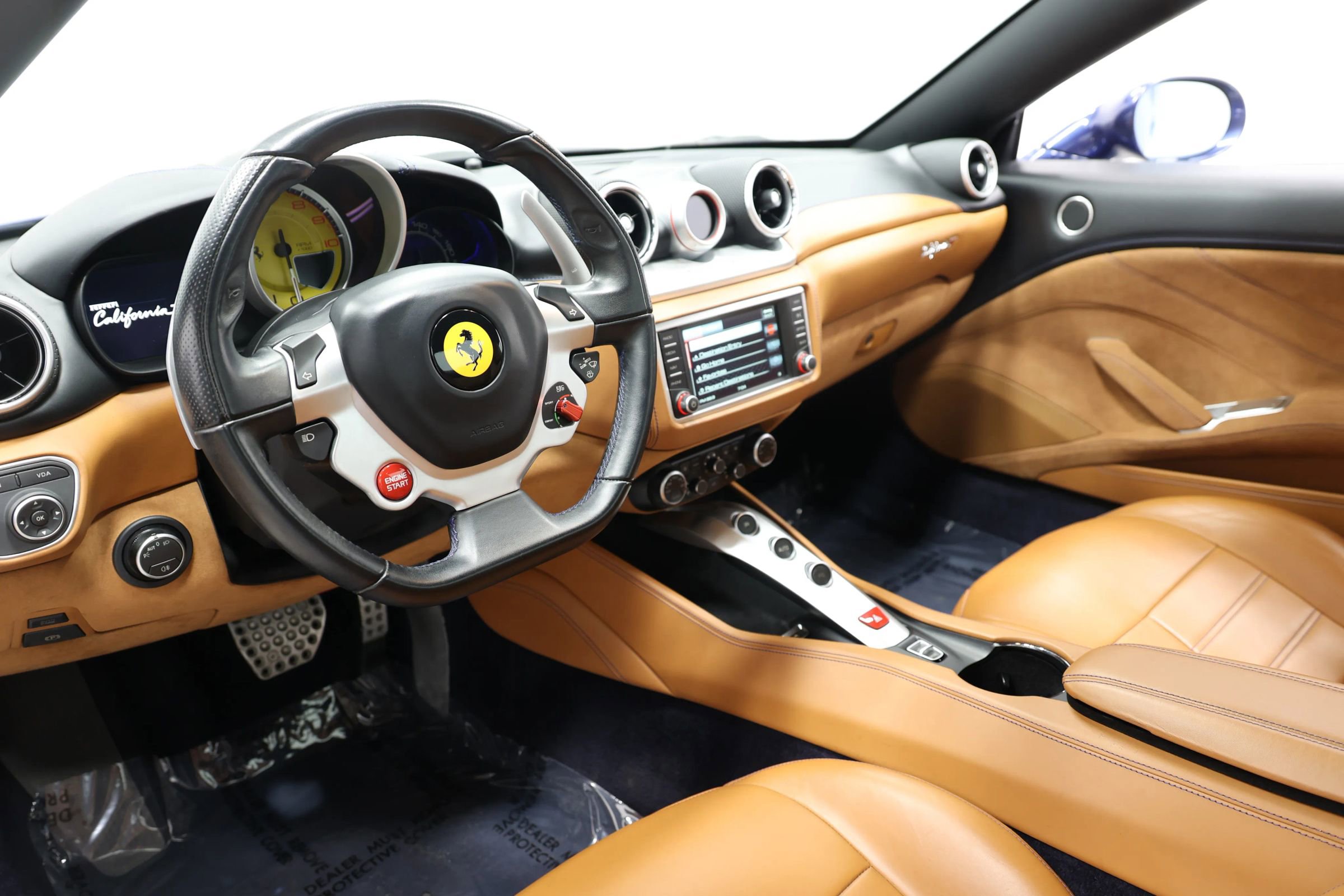 Used 2017 Ferrari California T image 3