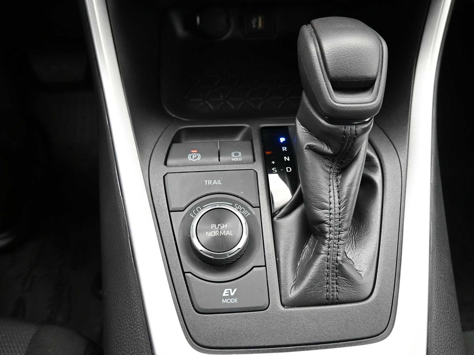 Used 2024 Toyota RAV4 AWD Hybrid image 20